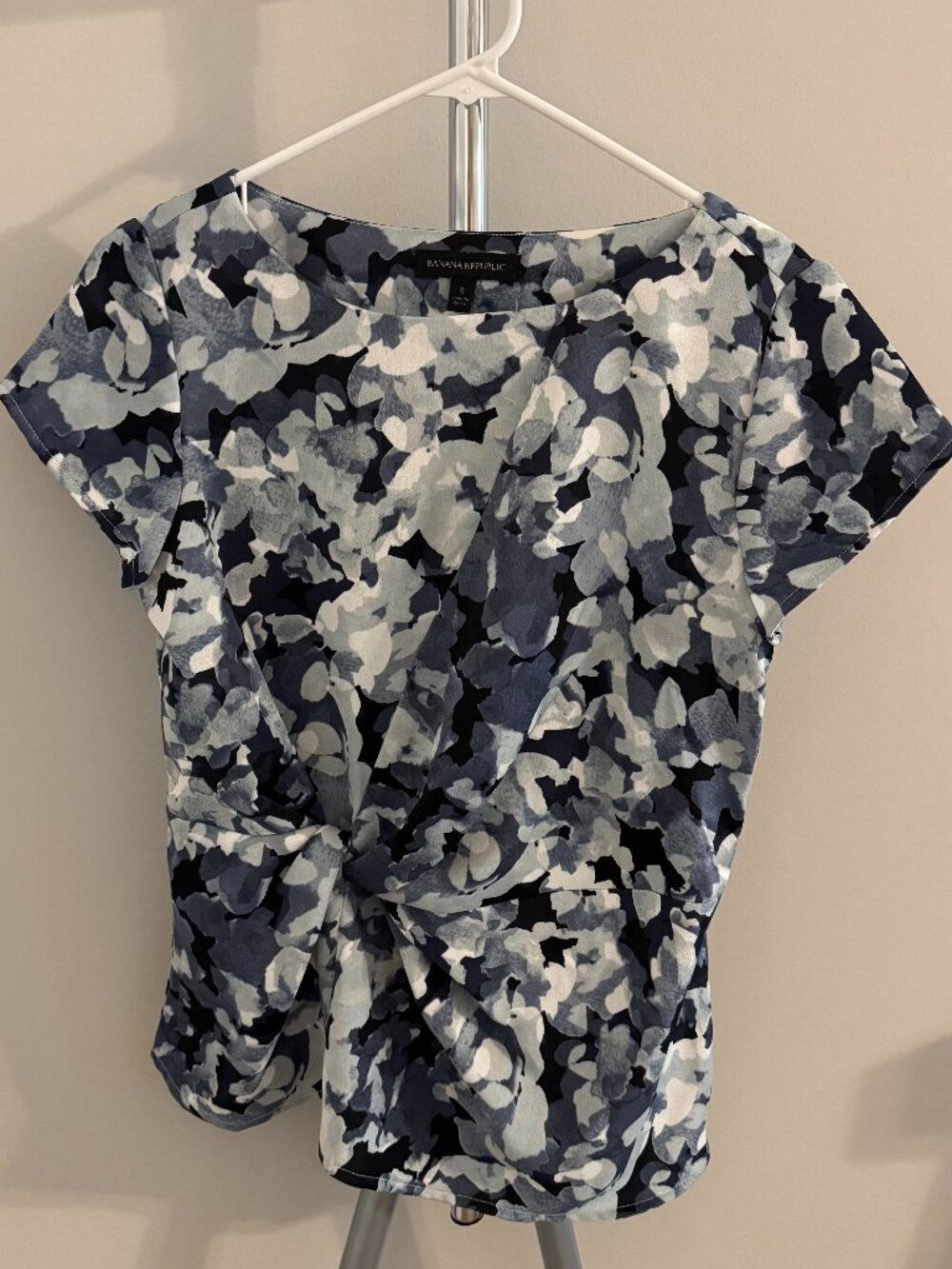 Banana Republic Blue Floral Twist Front Blouse | Size 2